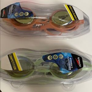 Speedo women’s vanquisher competition goggles.